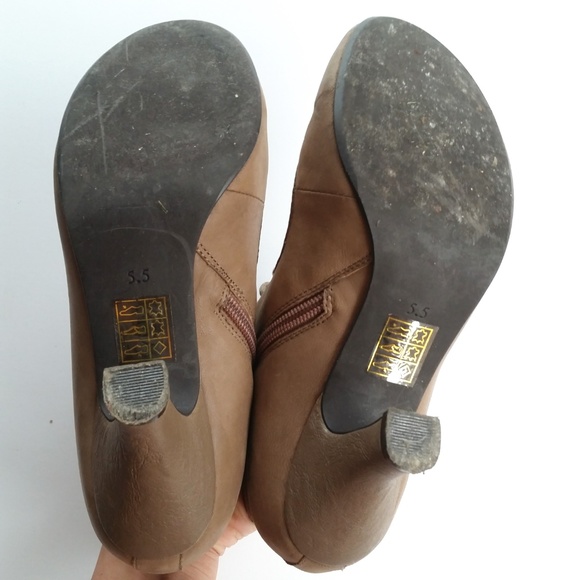 Jeffery Campbell Taupe Kitten Oxford Heels 5.5 - Picture 3 of 5